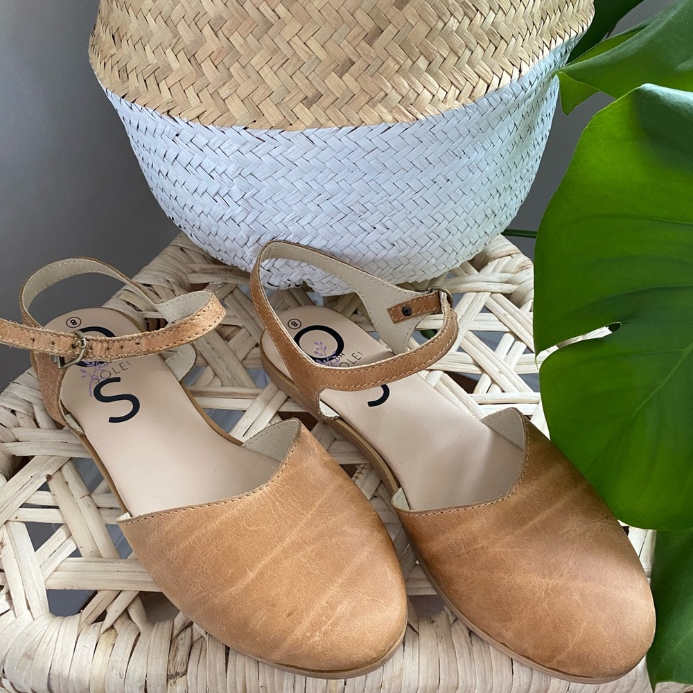Sz. 10 Leather flat shoes